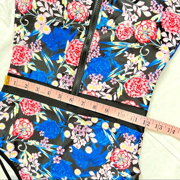 NWT zip front one piece swimsuit - Picture 6 of 10